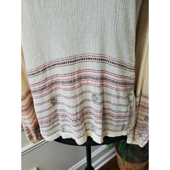 Lucky Brand Women Cream Polyester Round Neck Long Sleeve Pullover Blouse Size M - Picture 4 of 11